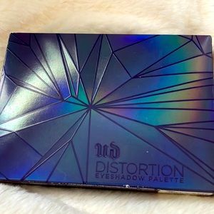 Urban Decay eyeshadow palette